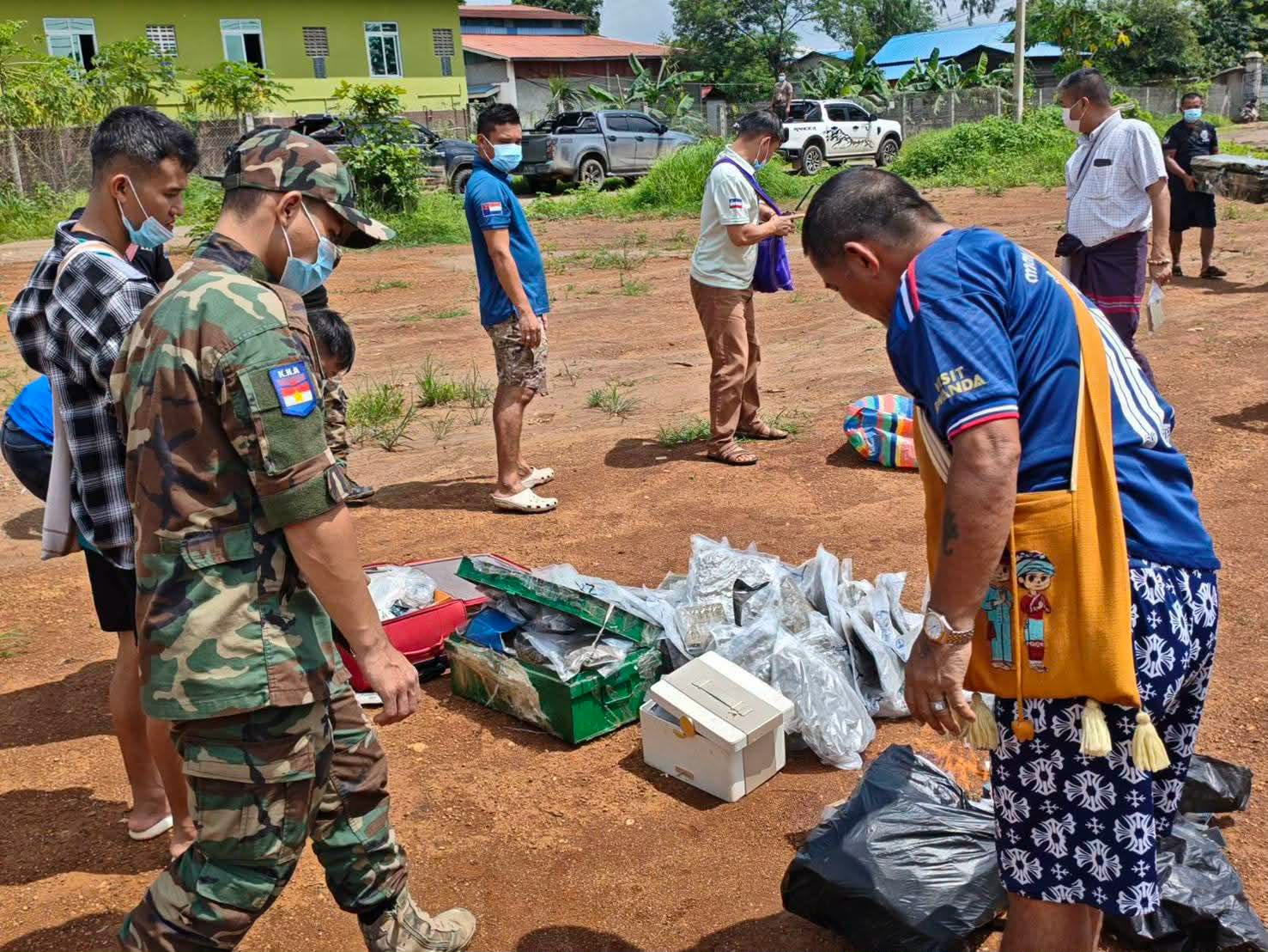 ရွှေကုက္ကိုလ်တွင် ဖမ်းဆီးရမိသည့် မူးယစ်ဆေးဝါးများကို KNA မီးရှို့ဖျက်ဆီး