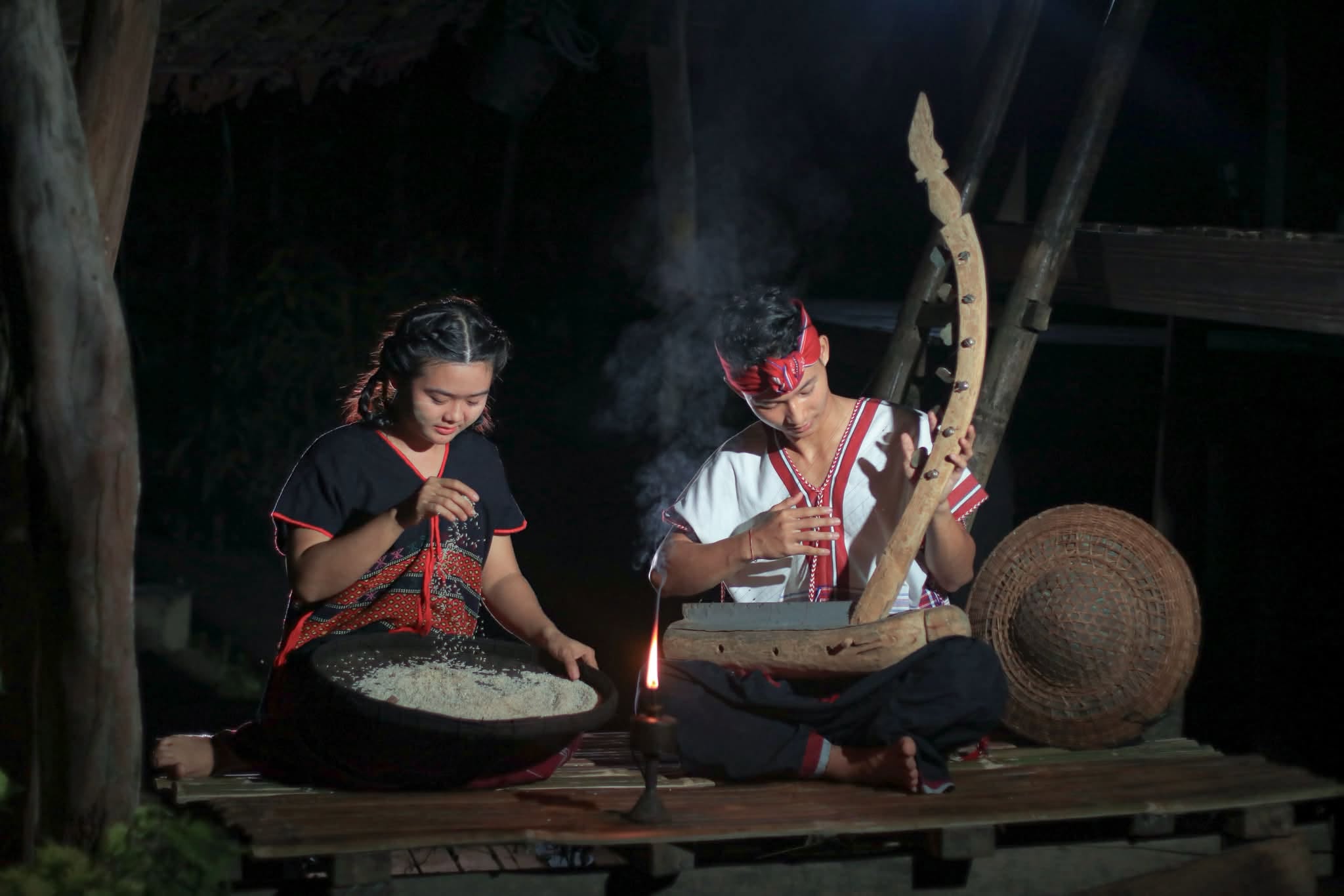 ရွှေကုက္ကိုမြိုင်တွင် (၂၇) ကြိမ်မြောက် ကရင်ရိုးရာချည်ဖြူဖွဲ့မင်္ဂလာ အထိမ်းအမှတ် အလှဓာတ်ပုံပြိုင်ပွဲ ကျင်းပလျက်ရှိ