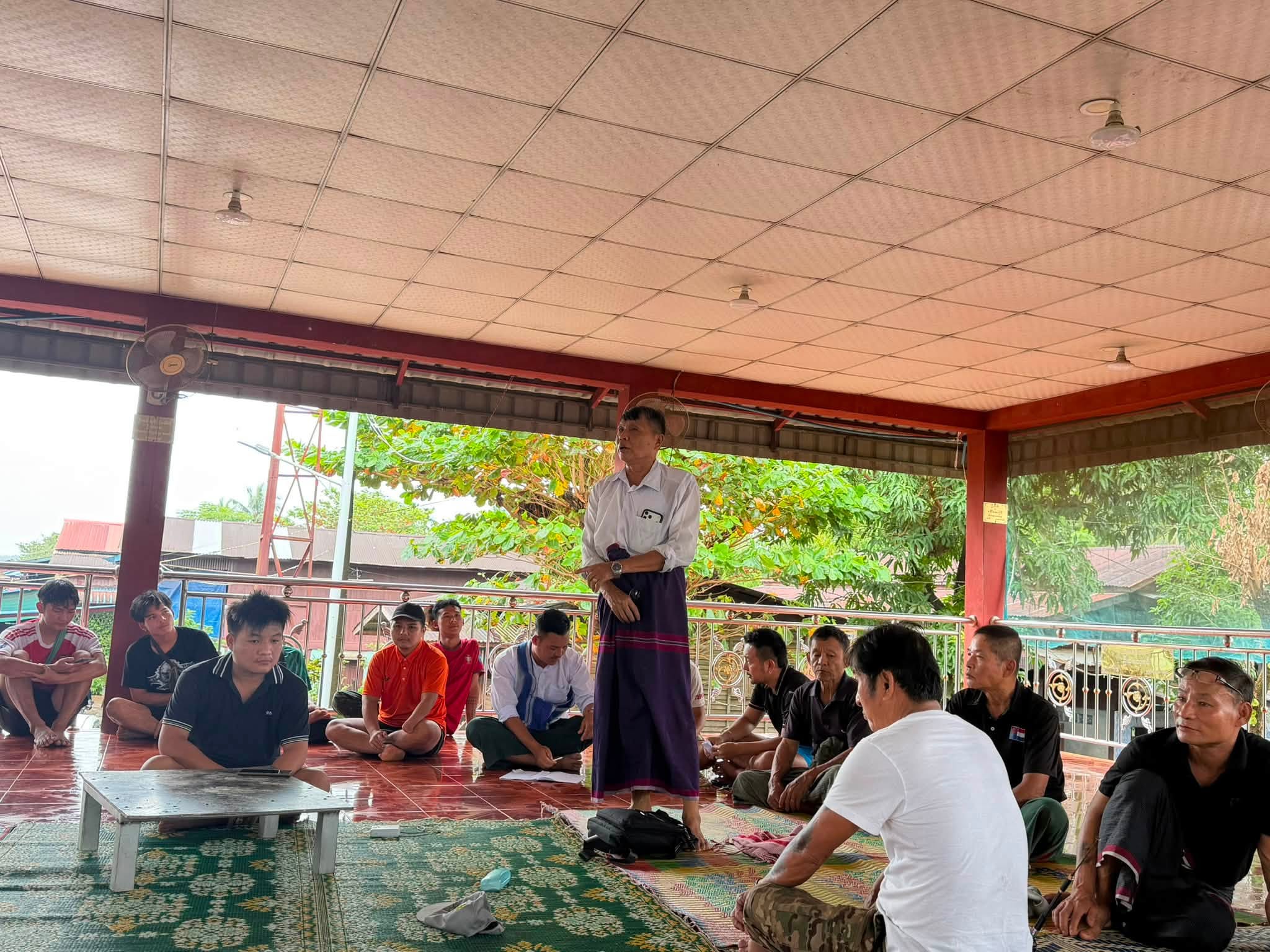 လှိုင်းဘွဲမြို့နယ် ကွမ်ဘီကျေးရွာ၌ (၂၉) ကြိမ်မြောက် ကရင်ရိုးရာ ချည်ဖြူဖွဲ့မင်္ဂလာ အထိမ်းအမှတ် ဘောလုံးပြိုင်ပွဲကျင်းပနိုင်ရေး အစည်းအဝေးပြုလုပ်